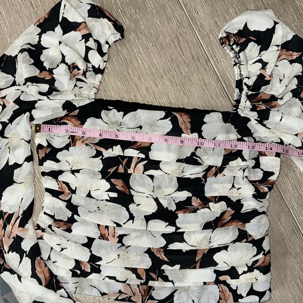 ♥️SOLD♥️Abercrombie & fitch black white floral smocked square neck long top XS S - Picture 4 of 7